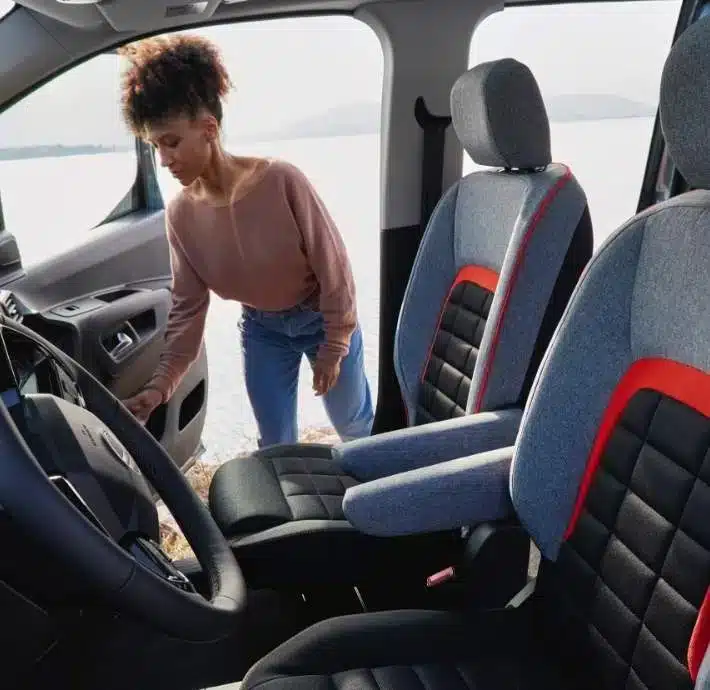 voiture-e-berlingo-confortable-valreas